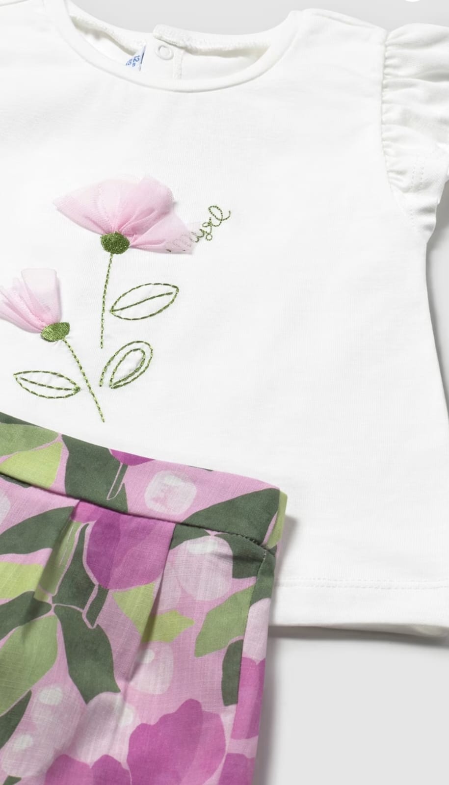 Conjunto_pantalón_corto_floral_y_camiseta_bebé_1237_Malva_mayoral