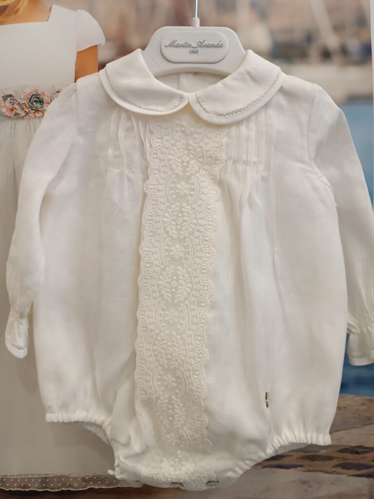 Pelele_para_bebé_Bautizo_bordado_Martín_Aranda_20276
